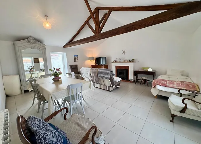 Maison Confortable Centre-ville Avec Jardin, Proche Commerces - Fr-1-323-563 * Saint-Jean-de-Monts