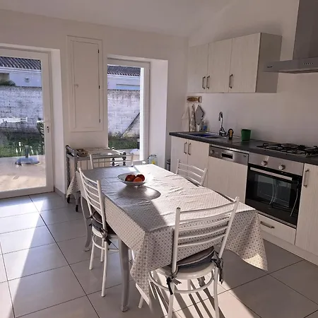 Maison Confortable Centre-Ville Avec Jardin, Proche Commerces - Fr-1-323-563 Feriehus *