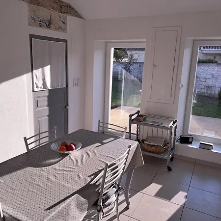 Feriehus Maison Confortable Centre-Ville Avec Jardin, Proche Commerces - Fr-1-323-563 Saint-Jean-de-Monts