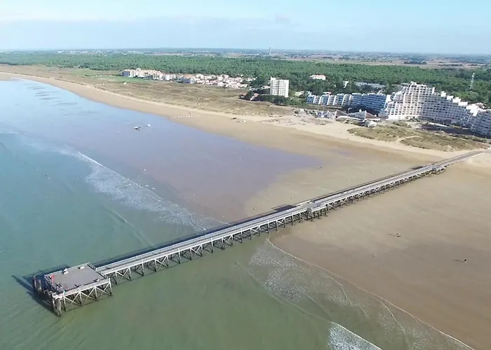 Maison Confortable Centre-ville Avec Jardin, Proche Commerces - Fr-1-323-563 생장드몽