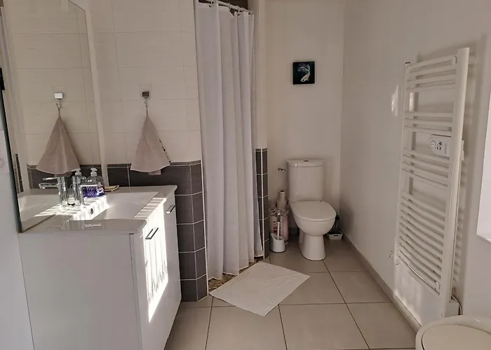 Maison Confortable Centre-ville Avec Jardin, Proche Commerces - Fr-1-323-563 펜션 *