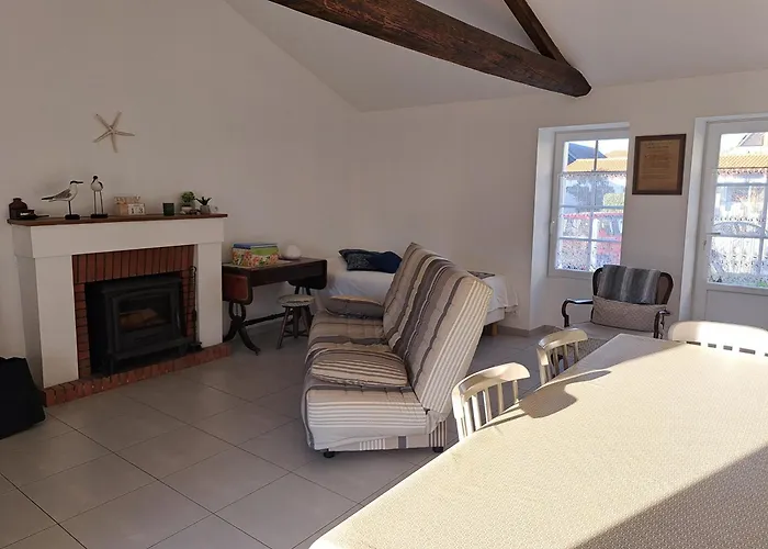 펜션 Maison Confortable Centre-ville Avec Jardin, Proche Commerces - Fr-1-323-563