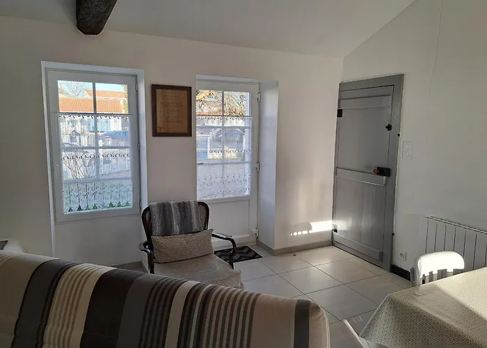 Maison Confortable Centre-ville Avec Jardin, Proche Commerces - Fr-1-323-563 펜션