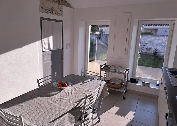 펜션 Maison Confortable Centre-ville Avec Jardin, Proche Commerces - Fr-1-323-563 생장드몽