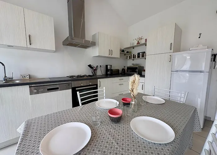 펜션 Maison Confortable Centre-ville Avec Jardin, Proche Commerces - Fr-1-323-563 생장드몽