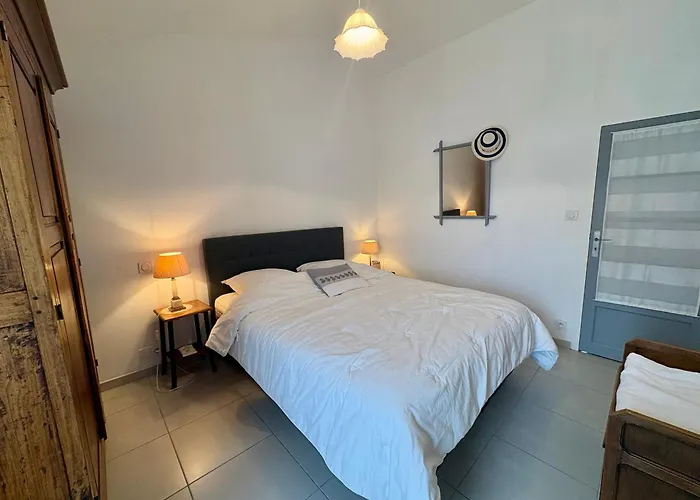 Maison Confortable Centre-ville Avec Jardin, Proche Commerces - Fr-1-323-563 * 생장드몽